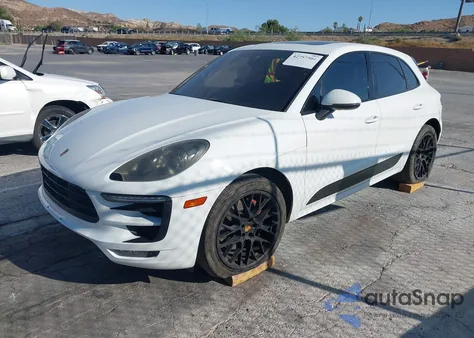 2017 Porsche Macan Gts z USA, uszkodzony, nr VIN WP1AG2A50HLB50365